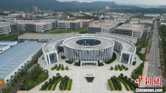 圖為中國(guó)稀金谷永磁電機(jī)產(chǎn)業(yè)園?！≮M縣區(qū)融媒體中心供圖